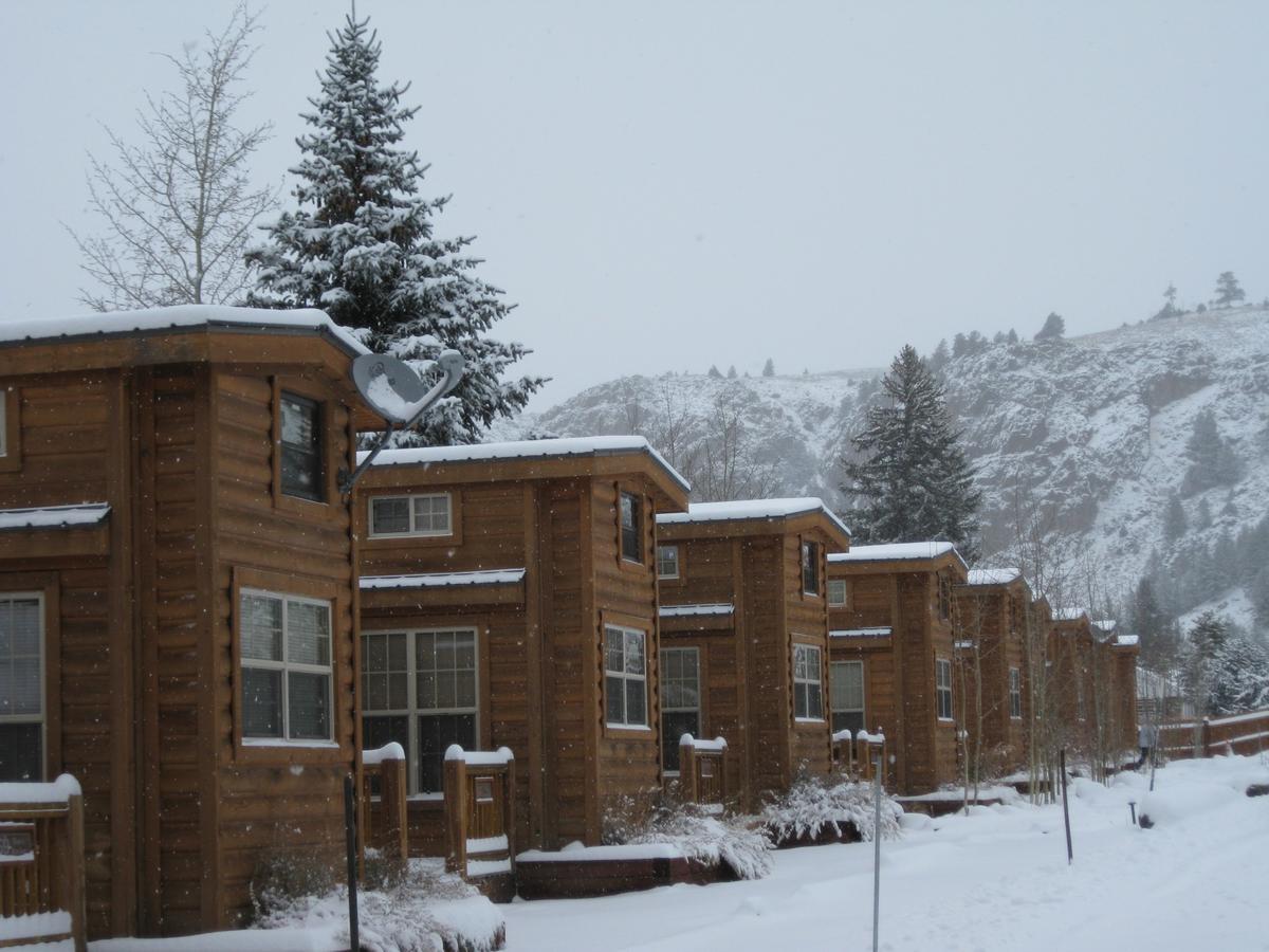 Three Rivers Resort Almont Bagian luar foto